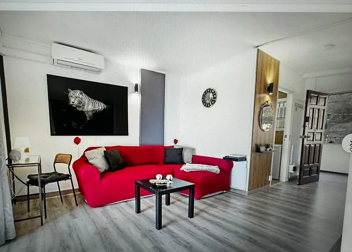 Laurent Apartman *